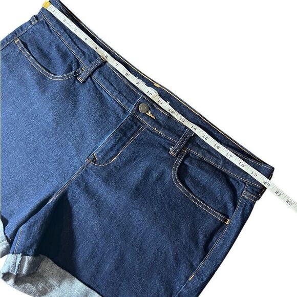 Old Navy semi fitted stretch rolled bottom jean shorts plus Size 16 - Picture 8 of 10